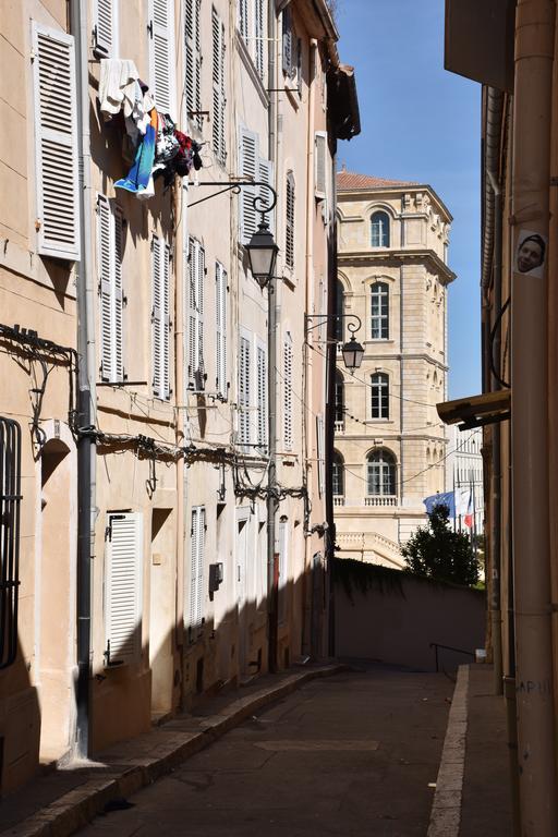 Sous le Clocher Marseille Extérieur photo