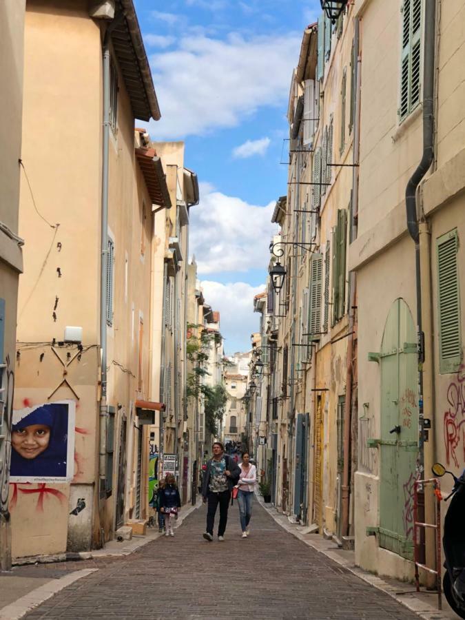 Sous le Clocher Marseille Extérieur photo